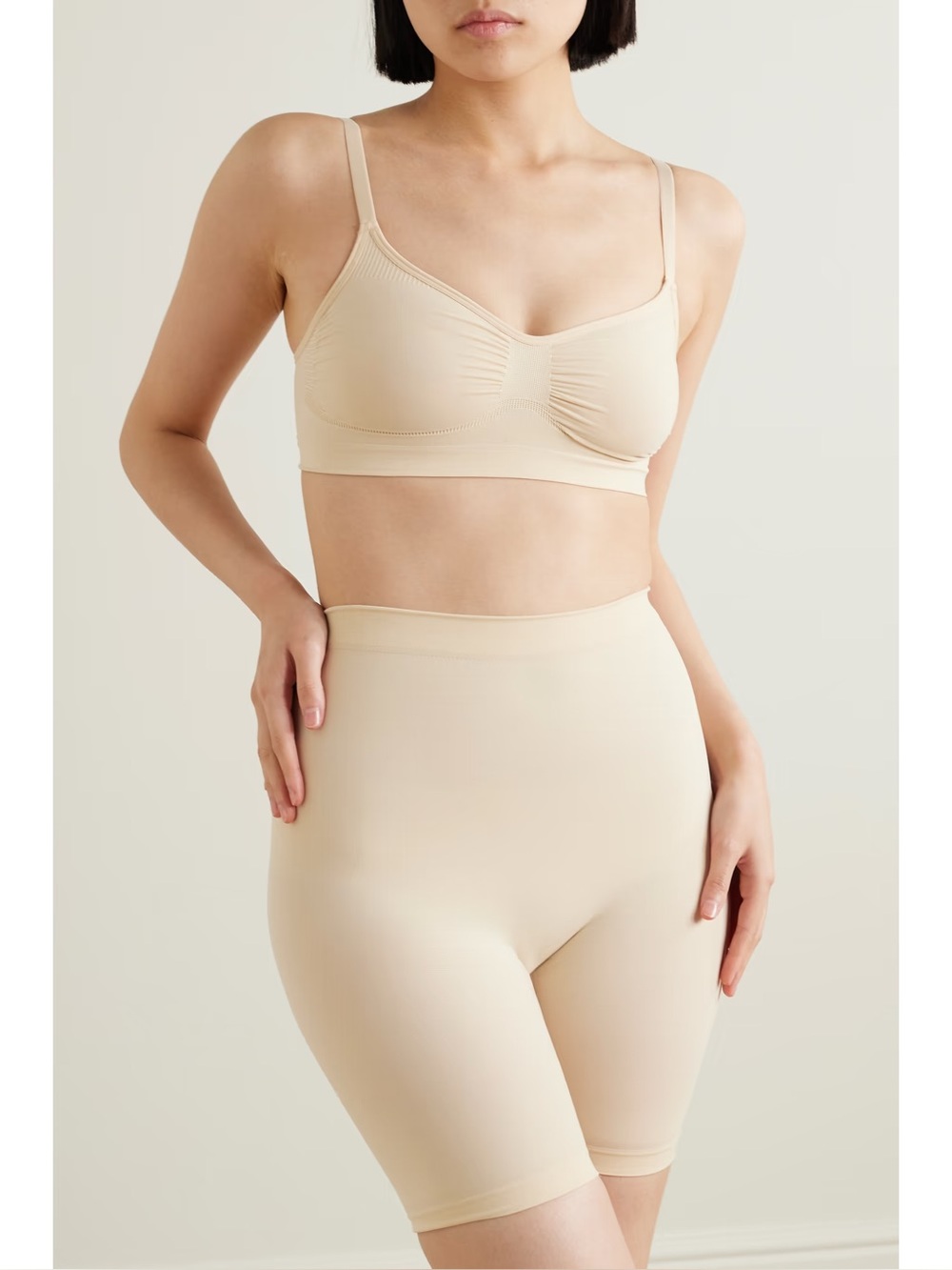 SKIMS Seamless Sculpt Mid Thigh Women’s Beige Cream High-Waisted Shaping Shorts